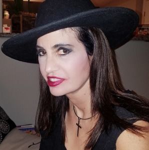 Meet your Posher, Suzanna